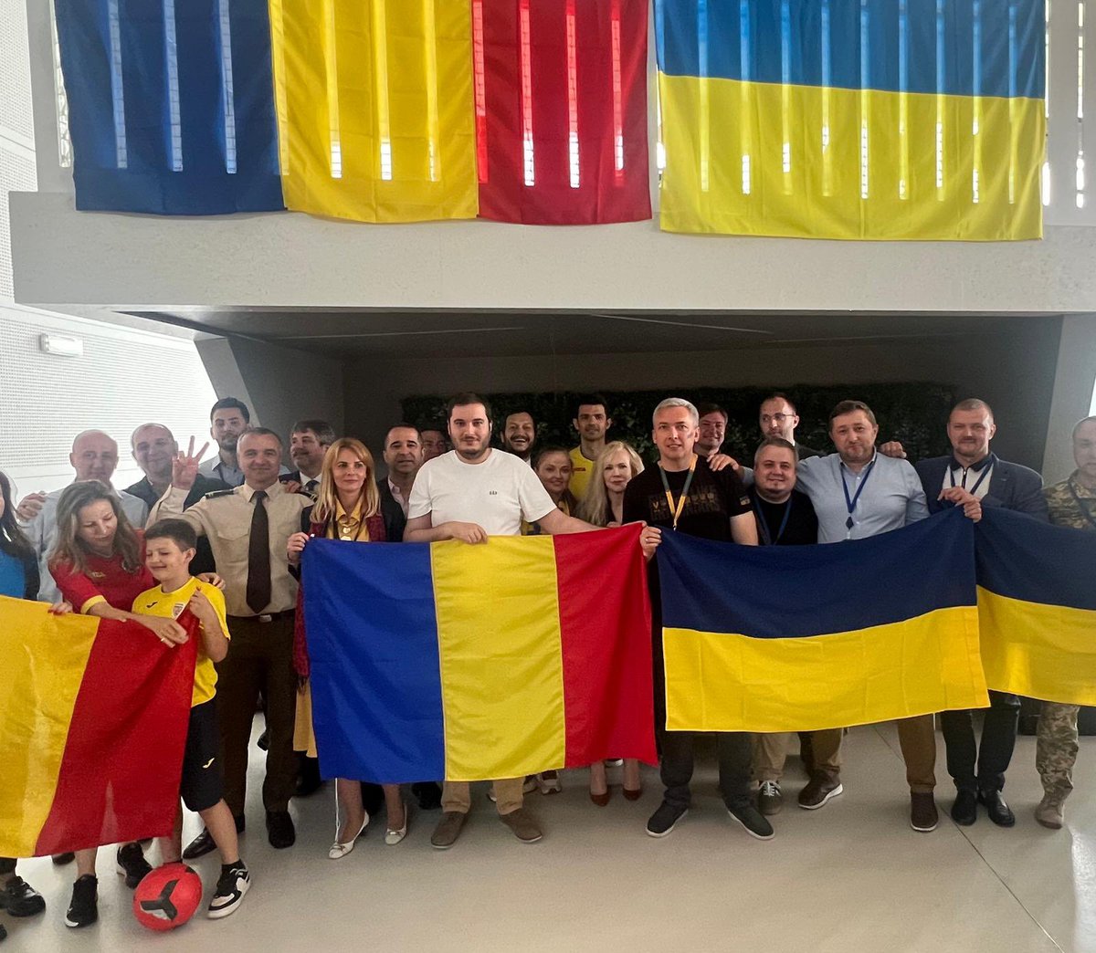 Dan Neculaescu tweet media