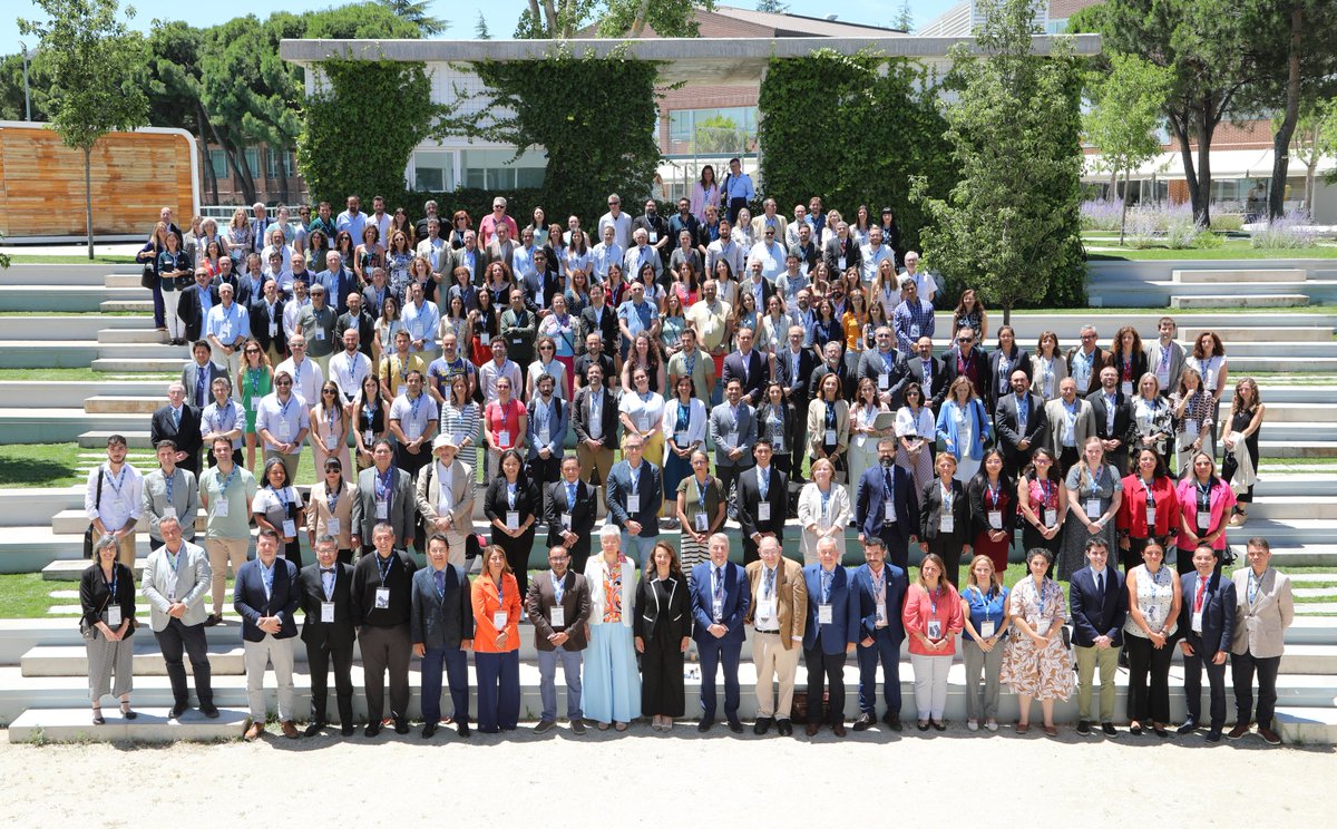 ufvmadrid's tweet photo. 🔬Durante los días 17 y 18 de junio se está llevando a cabo el II Encuentro de Investigadores de la #RIU en la #UFV

Más de 300 investigadores provenientes de distintos países se reúnen para abordar desafíos en áreas cruciales como salud, economía, tecnología y más. https://t.co/Hhoijog04N