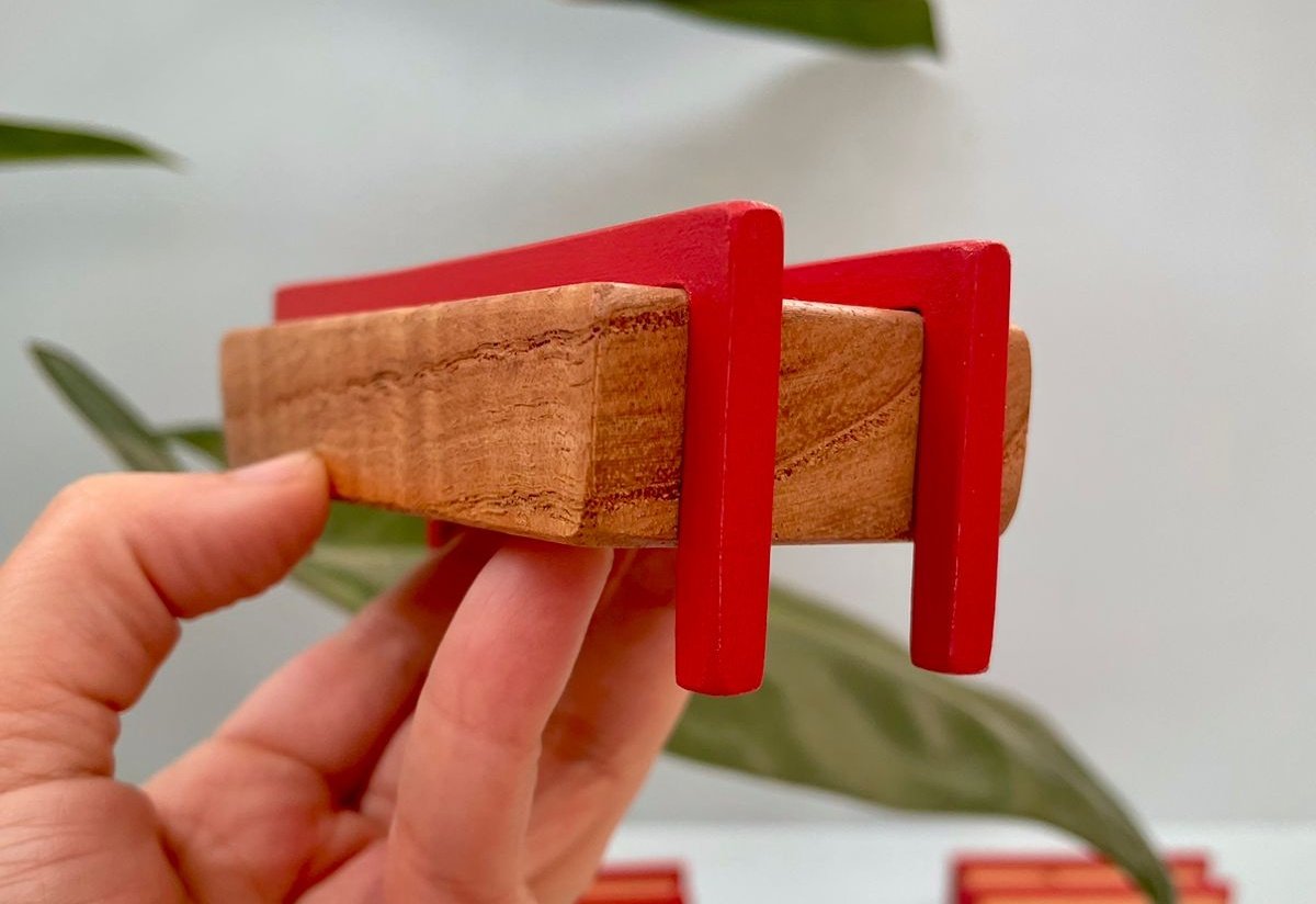 alejandrocsome's tweet photo. Para la gente que viene a San Pablo, arme una pequeña bolsita souvenir con algunos productos Argentinos.

La gente de Lola y Chango (@melnau) por ejemplo, se animo a hacer una pequeña maqueta del MASP, de Lina Bo Bardi. ❤️ https://t.co/iKuoWf83lH