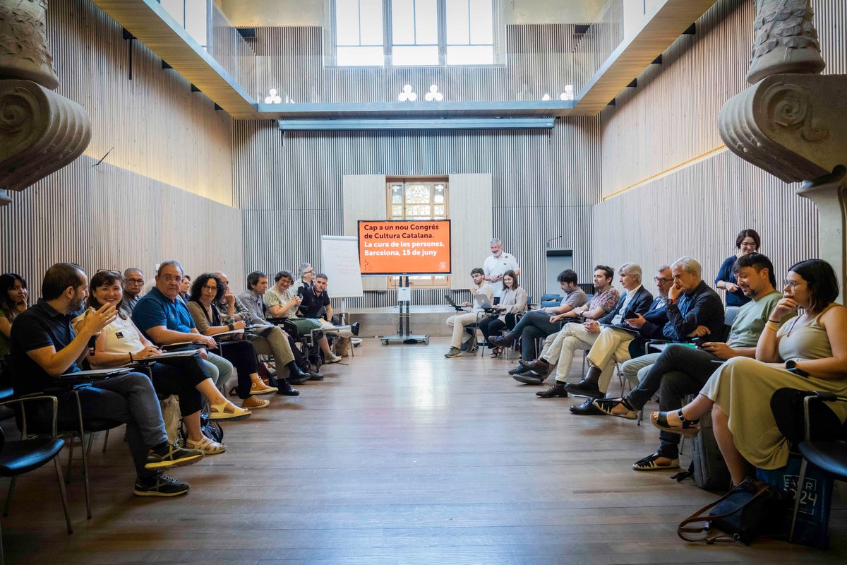 noucongres's tweet photo. Aquest dissabte vam ser a @santpaubcn per parlar de "La cura de les persones", un eix fonamental del #NouCongrés

Debat, propostes i idees, amb la intervenció artística en directe de l'il·lustrador Tàssies

ℹ️ En parlen a @ElTemps_cat https://t.co/9sfdZZyDIN https://t.co/LlwGHruGVB
