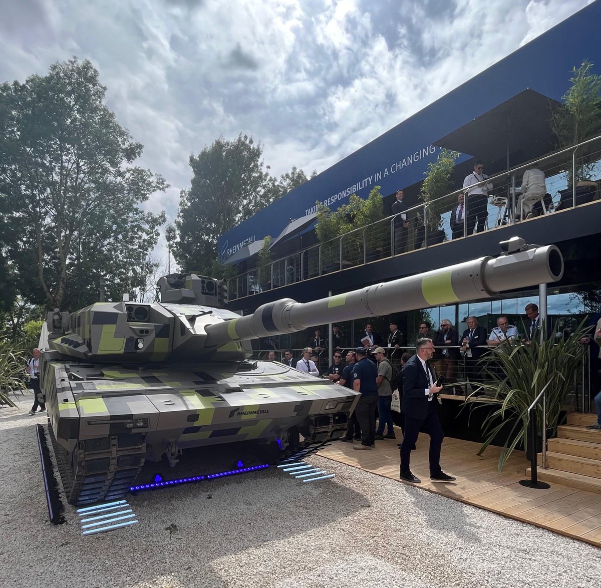 RheinmetallAG's tweet image. Option for new generation #mainbattletanks: #Rheinmetall presents the Concept Uncrewed #Turret at #Eurosatory 2024

rheinmetall.com/Rheinmetall%20… @cogeseurosatory