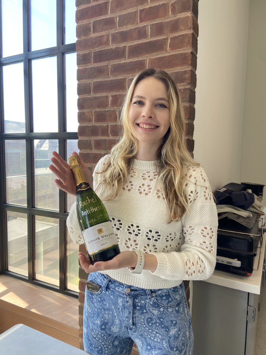 Congratulations to our fourth-year Rachel on passing her independent research proposal! 🎉