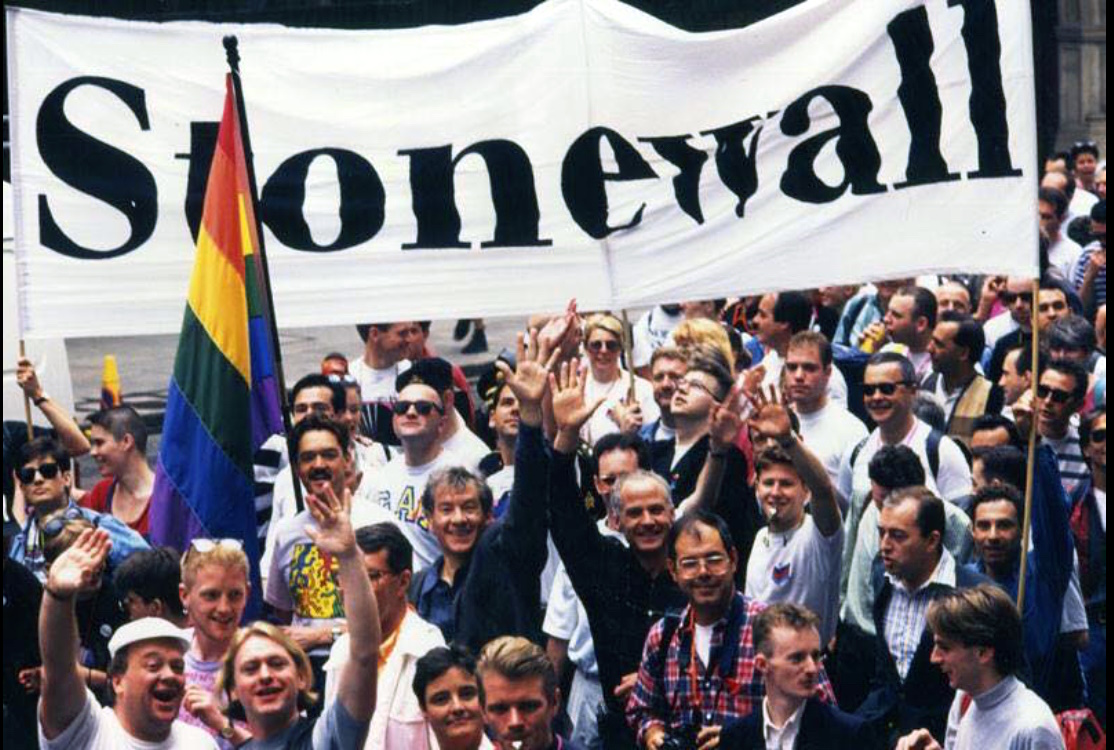 <a href="/TWGSB/">TWGSB</a> celebrating Pride Month in a variety of ways. <a href="/lee_sw8/">Lee Marshall</a> (Class of 1980) Canterbury Cross award winner recorded a video for our current students about why it's so important that we celebrate Pride month:
youtu.be/okgrVTpIjEg

Read the full story: tinyurl.com/ycepm6fj