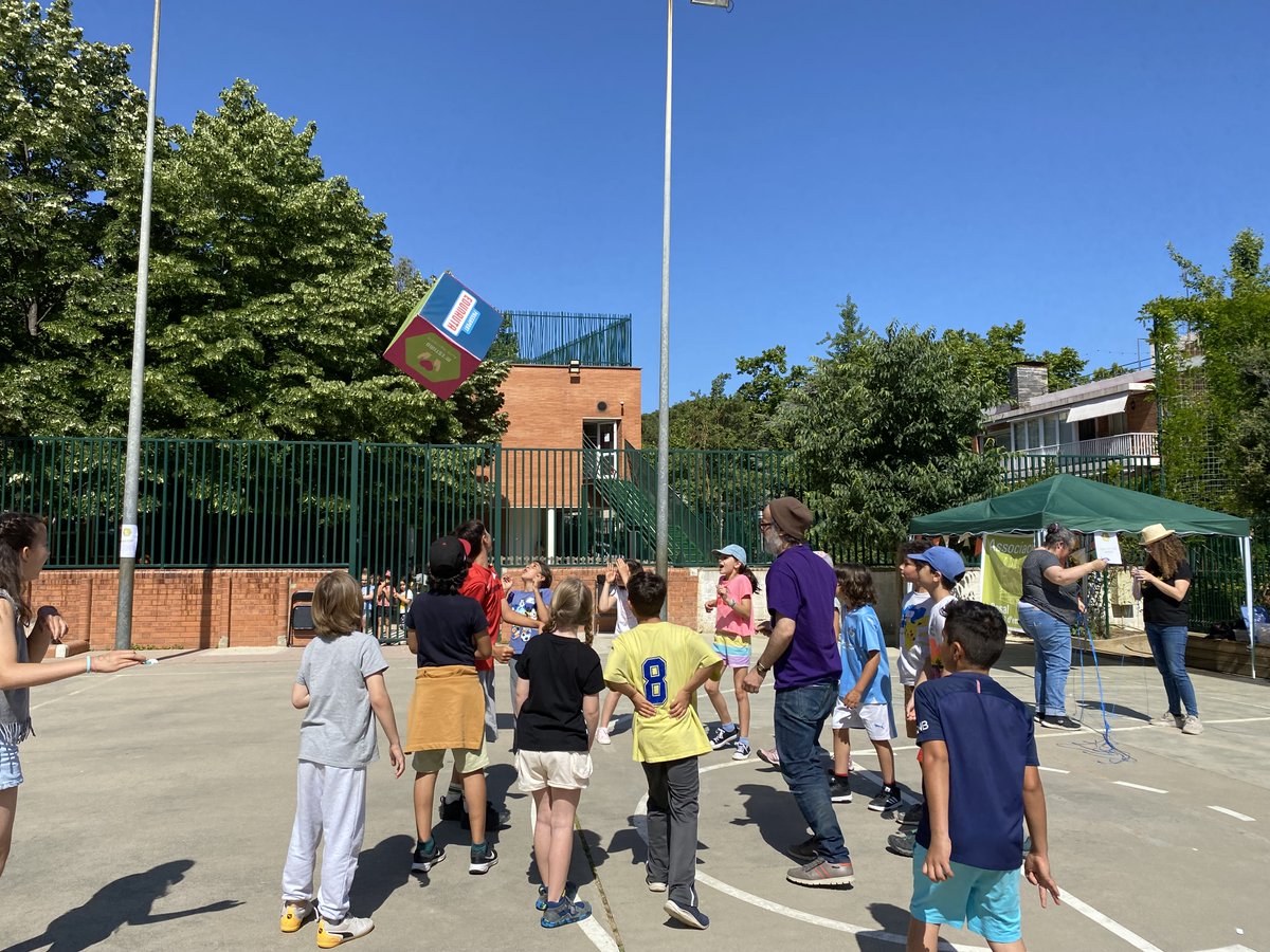 🚀❤️ Les #festes de graduació del #PassaportEdunauta han estat un èxit 🚀❤️

Per què diem això?
👀 Us expliquem aquí: bit.ly/3VI2Soe

☝️Ah! Recordeu que el curs de Passaport Edunauta ha arribat al final, però podeu continuar fent molts aprenentatges durant aquest estiu🌴