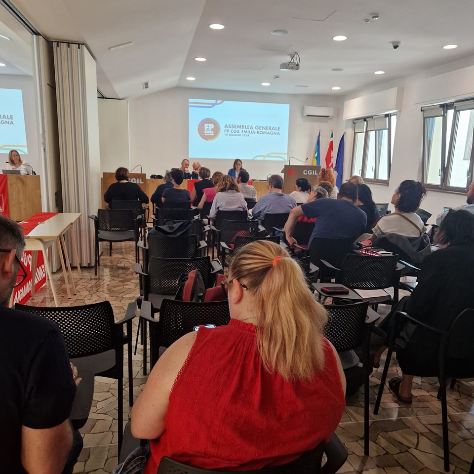 FPCGILER's tweet image. Una bella discussione alla nostra assemblea generale alla presenza del segretario nazionale della FP CGIL Michele Vannini e Marinella Melandri della segreteria regionale della CGIL.
Abbiamo anche ricordato la compagna Antonella Cirillo, venuta a mancare nelle settimane passate.