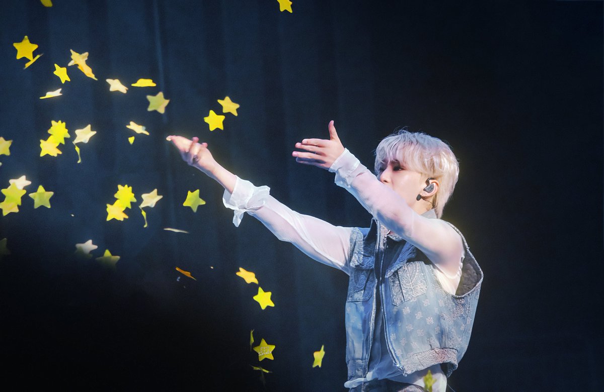 240616 위버스콘 wvs con
어디든지 빛나는 내 별이다
#세븐틴 #호시 #권순영 #HOSHI #ホシ #SEVENTEEN