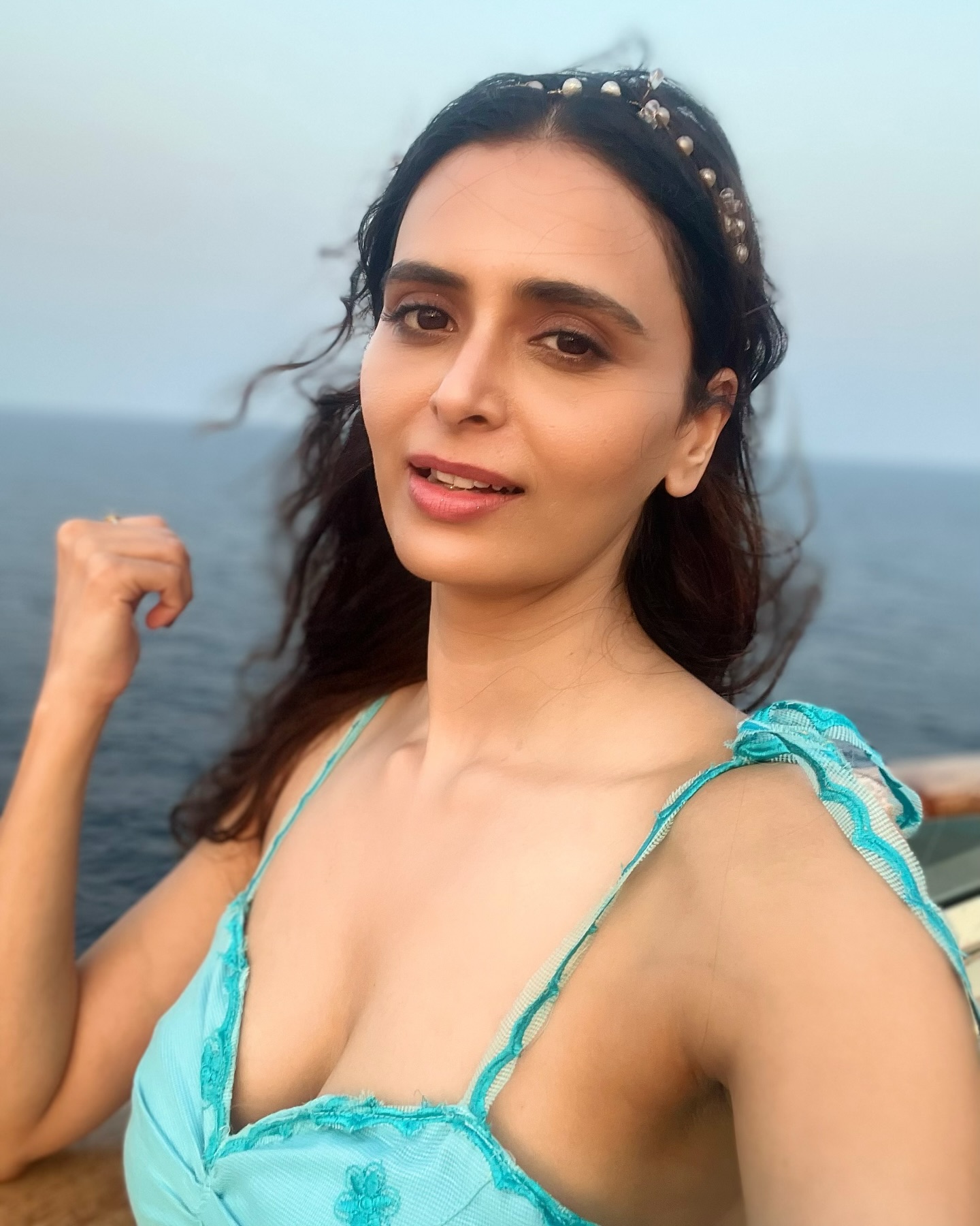 GQSSOvkbwAAY4R_?format=jpg&name=large