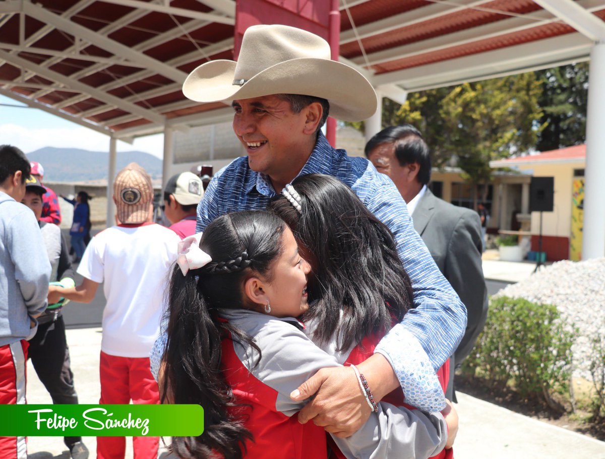MiAmigoFelipeS's tweet photo. Seguimos mejorando la infraestructura educativa de nuestro municipio y entregamos la techumbre en la Escuela Primaria de Portezuelo.

                     “Por Nuestra Tierra”

•#PorNuestraTierra • #Jiquipilco• •#PuebloConEncanto • #AyuntamientoDeJiquipilco• https://t.co/soOXpVp1rr