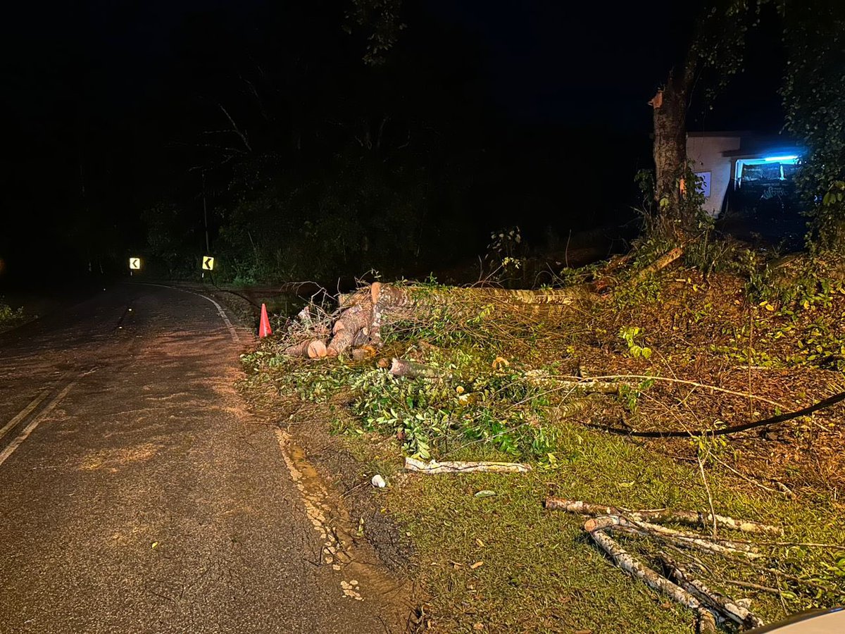 Kerja Kecemasan

Kerja membersih pokok tumbang di laluan FT0064 Jalan Maran - Jerantut- Bera , Seksyen 127.80 berhampiran Kg Jara oleh konsesi Road Care  Sdn Bhd.

#jkrpahang
#jkrmalaysia
#roadcaremaransdnbhd
