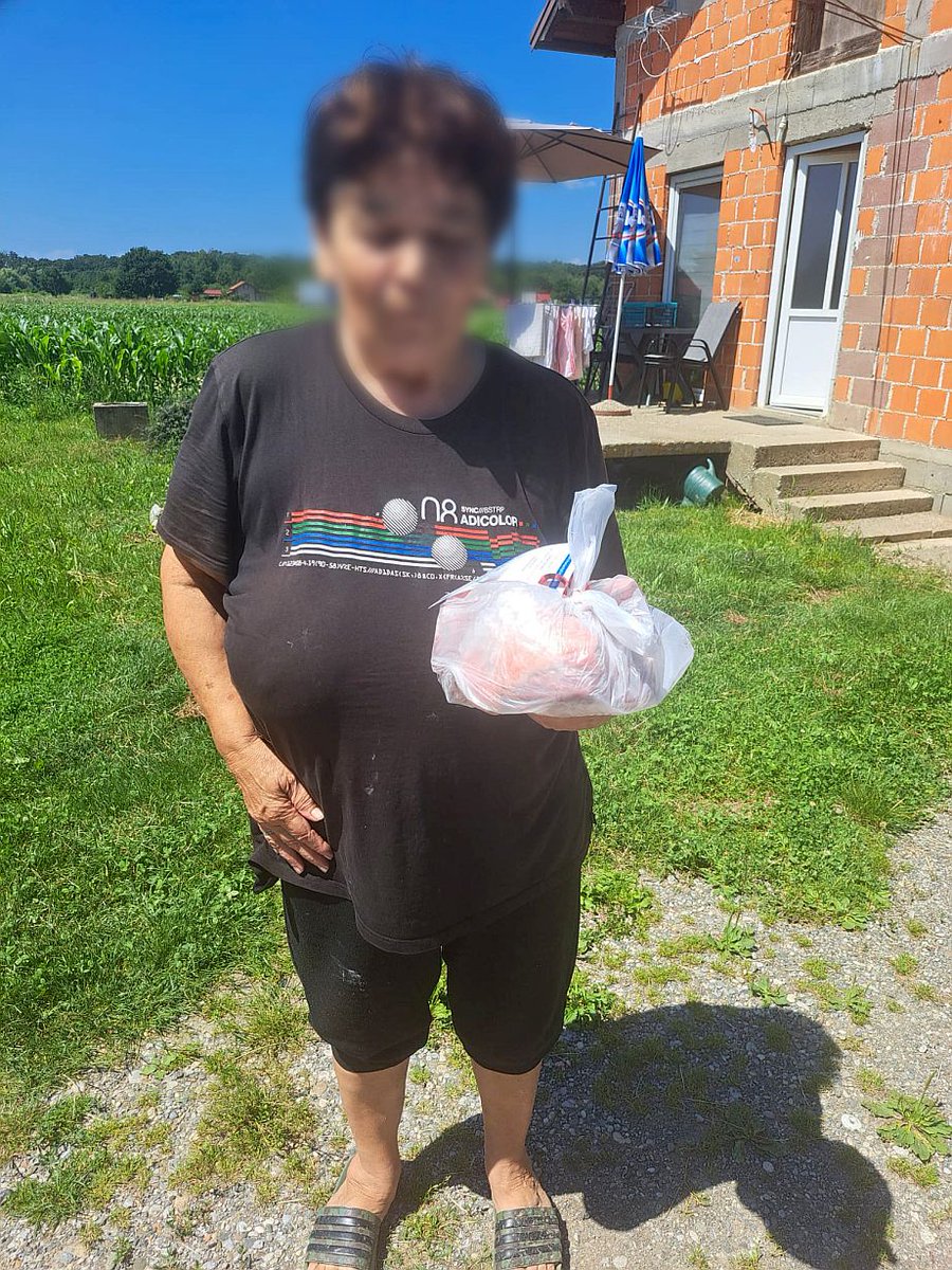 HumanityFirstHR's tweet image. Humanity First je danas povodom Kurban Bajrama podijelio više od 370 kg mesa potrebitima u Brezovici, Leskovcu, ...

#KurbanBajram @HumanityFirstUK @HumanityFirstDE