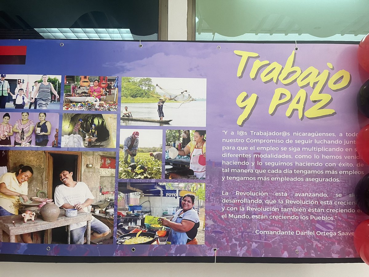 jscarlosntan's tweet photo. Inauguración de Láminas historigraficas 45/19 

#HaciaNuevasVictorias https://t.co/SJMzqkUZOs