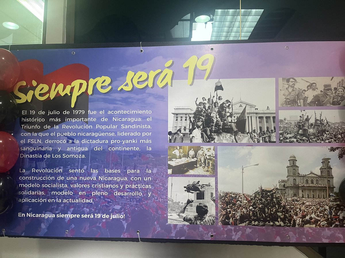 jscarlosntan's tweet photo. Inauguración de Láminas historigraficas 45/19 

#HaciaNuevasVictorias https://t.co/SJMzqkUZOs
