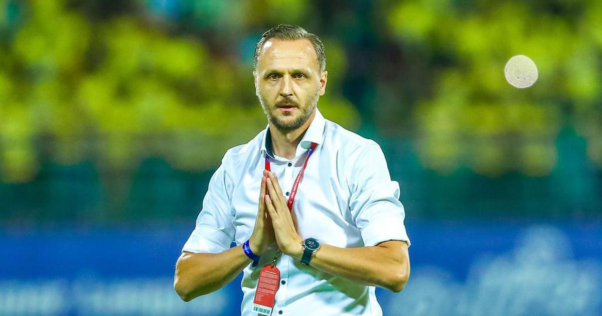 FootballWalla's tweet photo. My top 4 choices to take over from Stimac...last one is a wild card and a controversial one...But will be definitely better than the Fraudmac!!
#IndianFootball #StimacOut https://t.co/r9KfjNr1ZG