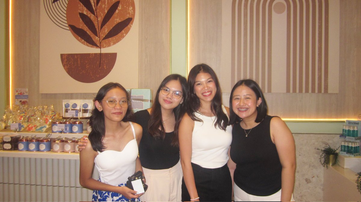 itsmheaa's tweet photo. team @JVPUpdates ! it’s our first time to meet each irl 🥹 from supporting her online events to this! best girls to work with @_heyallyyy @altheajalla 🤝🏼 https://t.co/DoVoUPLDmf