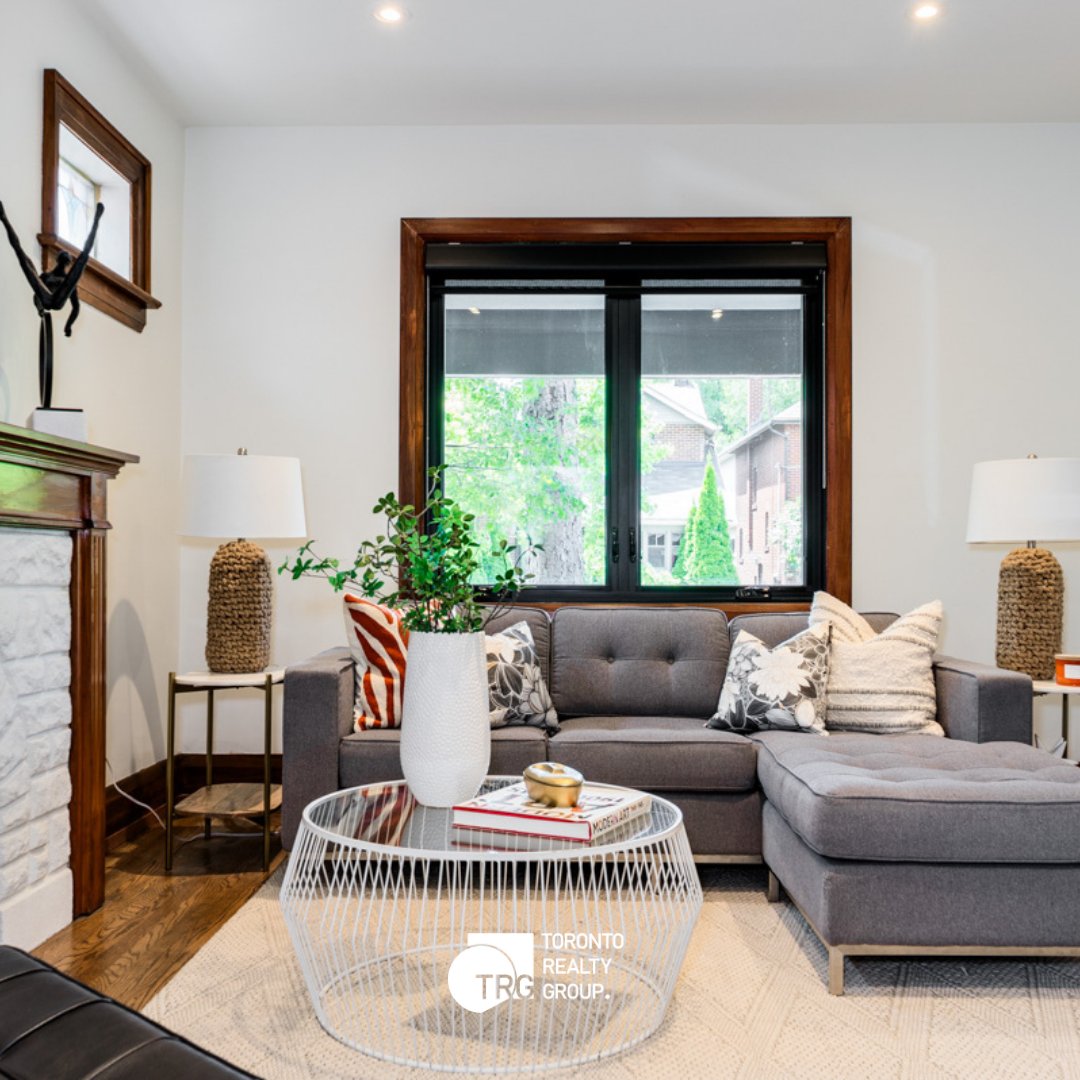 TORealtyBlog's tweet image. Welcome to 153 Woodycrest Avenue in Danforth Village!

Contact us today for a viewing, and check out the listing here: ow.ly/10hO50Sk7iO

#TorontoRealEstate #NewListing #DanforthVillage #DreamHome