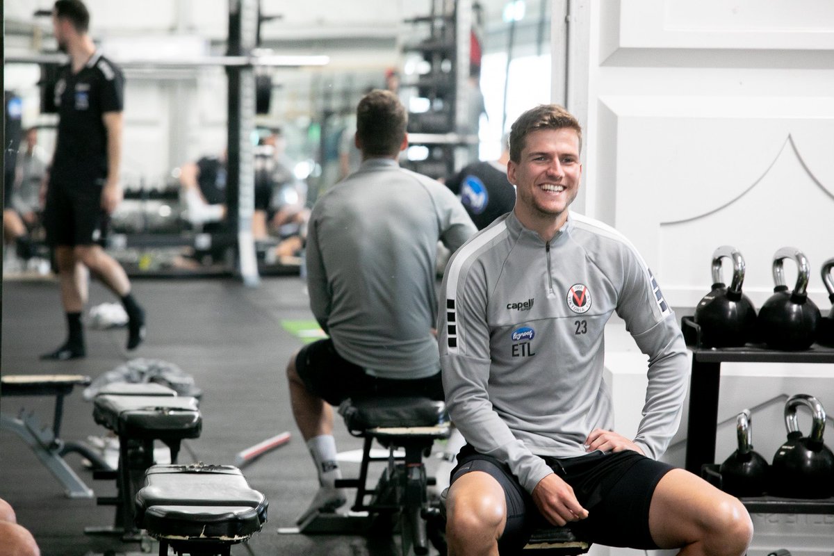 viktoria1904's tweet photo. Trainingstag 1️⃣ ✅
______________
#Vussball #3Liga #Training #Trainingsstart https://t.co/KnNFc5u2hg
