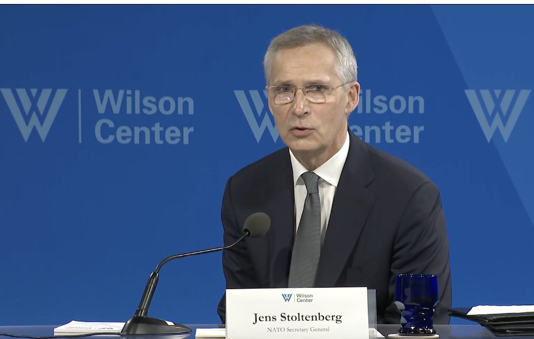 terischultz's tweet photo. Stoltenberg makes the case [again] to the US that it needs friends, reminding that the US is "big" but that the rest of #NATO together is bigger. 

"Size matters," he says at @WilsonCenterGEP.

Another emphasis: per GDP European allies provide much more aid to Ukraine than US. https://t.co/taI5OLSleI