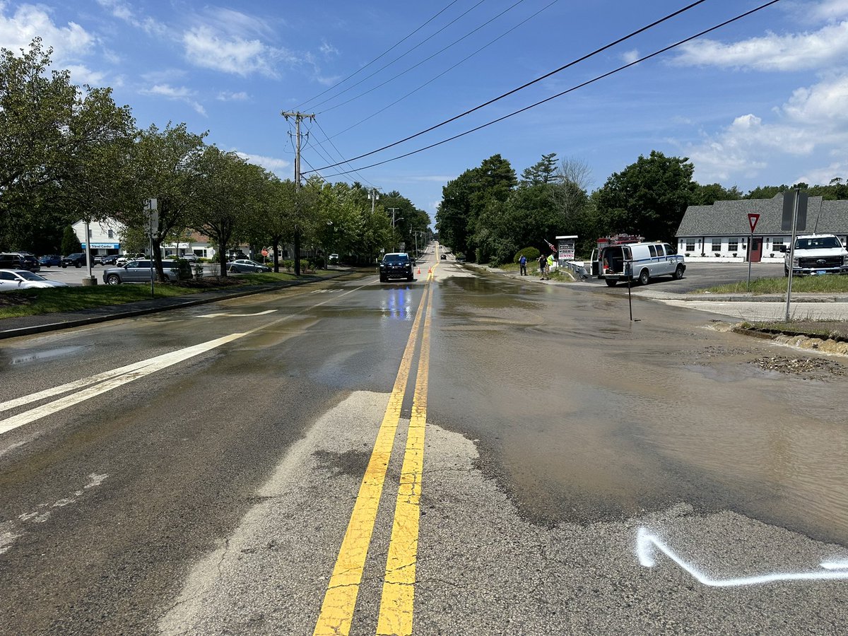 HanoverPolice's tweet photo. TRAFFIC ALERT: Rockland St westbound at Rockland St and RT53 Columbia Rd is closed due to large Water Main Break. Crews in the area during road closure. Seek alternate routes. #matraffic @959watdfm@WBZTraffic @WCVB @7News https://t.co/8RfCZULWVh