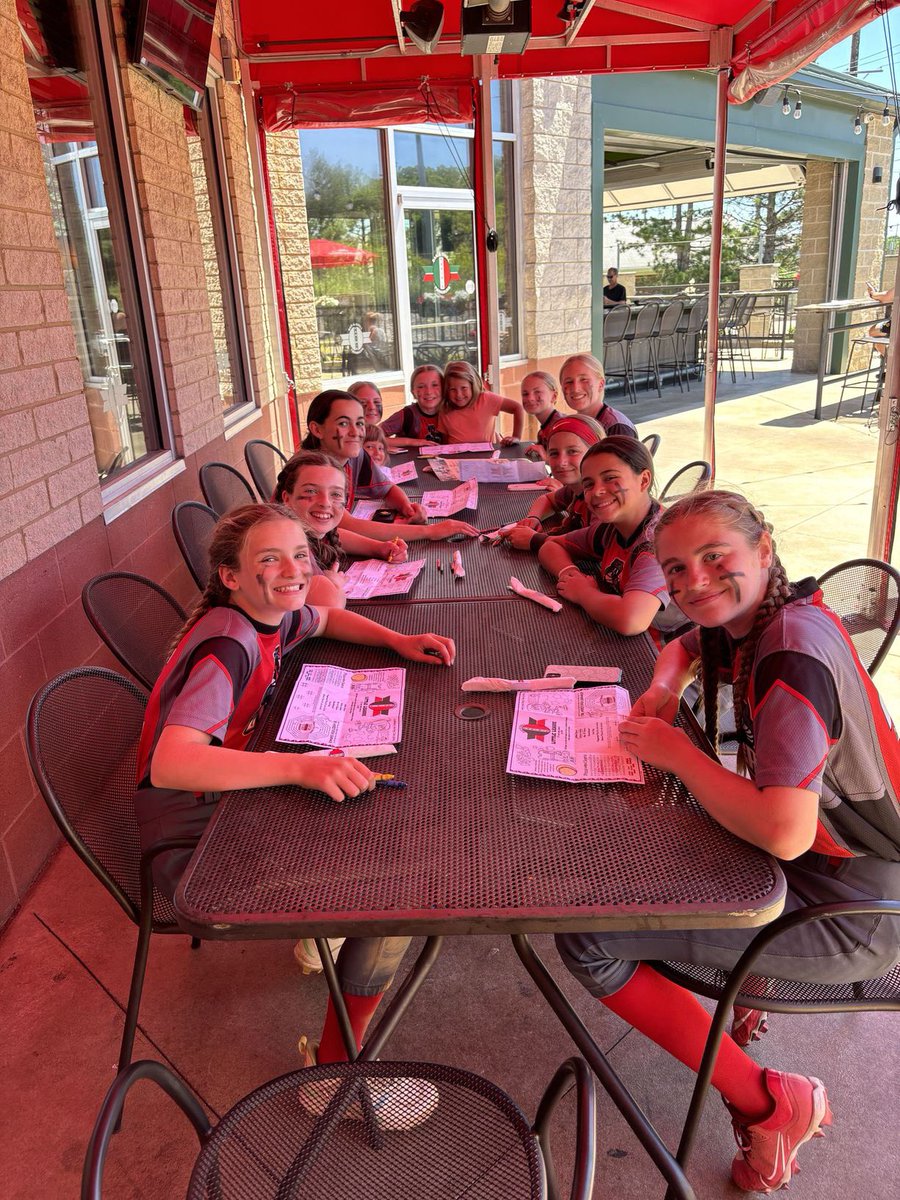 ohiosox2012's tweet photo. What a weekend! After a Friday night loss, our 11u Vipers won 5 straight games! After a 12 hour Sunday, we fell just short in the championship game! Going 5-2 on the weekend! Very proud of the progress these girls make every week! https://t.co/latVqmFUYn