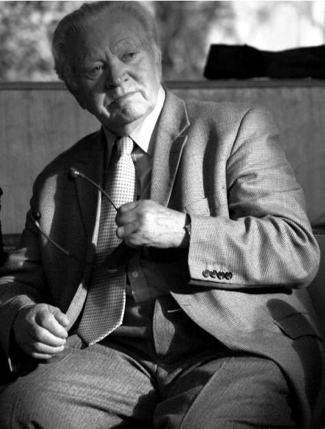 Auschwitz Memorial tweet media