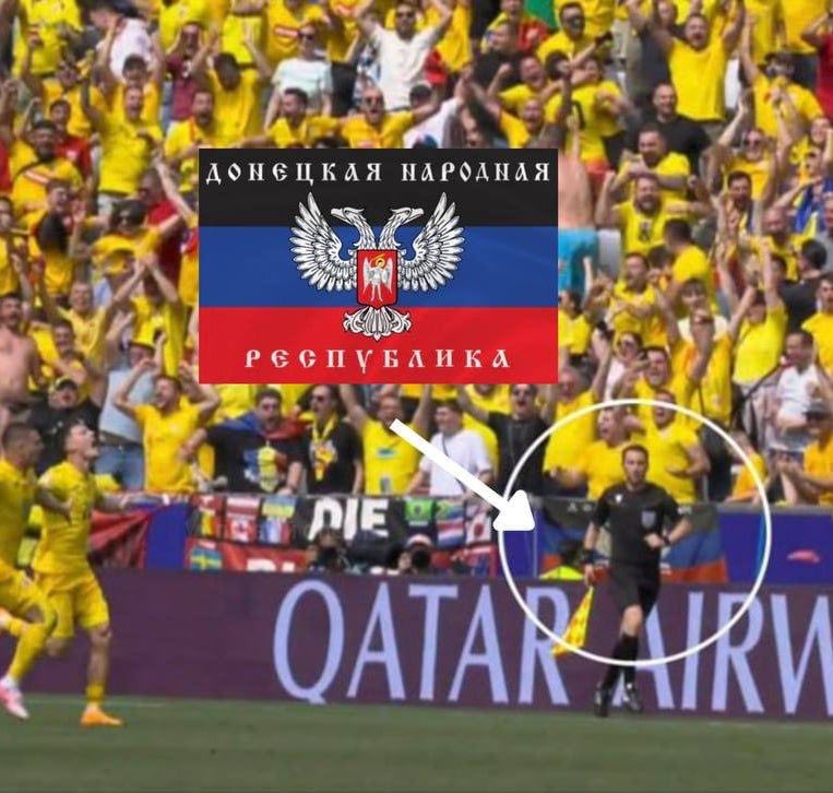 Barras_LATAM's tweet photo. 🇪🇺 Los Rumanos 🇷🇴 cantaron por el presidente de Rusia, Vladimir Putin 🇷🇺 y colgaron la bandera de la República Popular de Donetsk, hoy en el partido vs Ucrania 🇺🇦 https://t.co/ZTnEcsy8RG