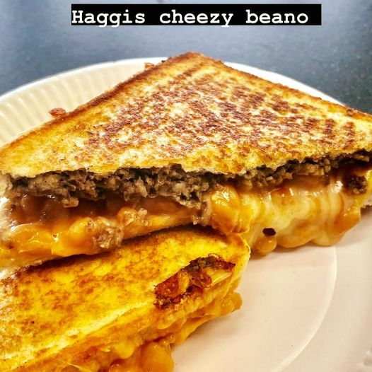BarrasGlasgow's tweet photo. Introducing the Bite N Bolt Haggis Cheese Beano!
Enjoy a delicious fusion of traditional haggis, creamy cheese, and savoury beans in one convenient snack!
Each bite offers a burst of traditional Scottish goodness, perfect for on-the-go snacking!
#BiteNBolt https://t.co/4eTwn0lHY0
