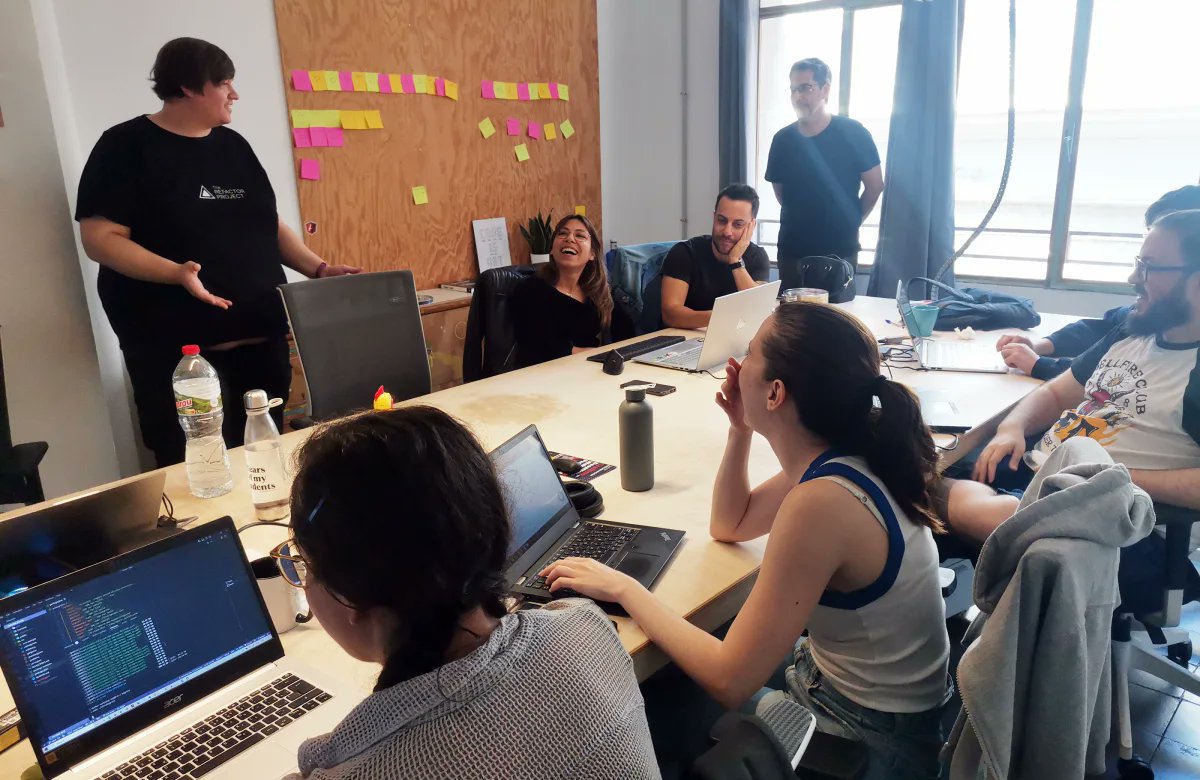 refactorproject's tweet image. ¿Qué mejor plan para un sábado por la mañana que ir a un taller de Docker?
Gracias por acompañarnos 😊
#talleres #docker