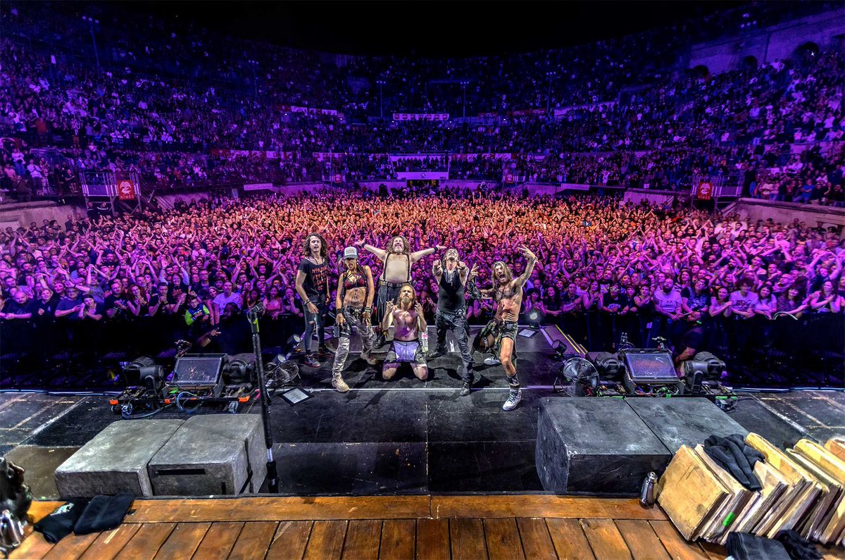 .<a href="/TWIT4SHKPNK/">SHAKAPONK</a> au #FestivaldeNîmes vendredi dernier 🤘🔥

📷 Éric CANTO