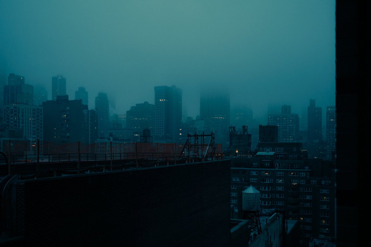 tyron_shi's tweet photo. Cyber New York https://t.co/NpBfVU5TYu