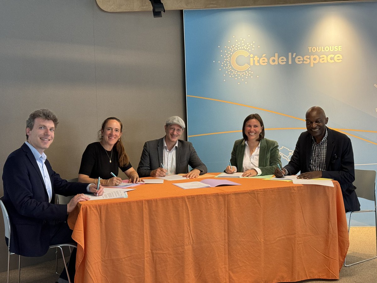 🚀 Nous avons le plaisir de renouveler notre partenariat avec la <a href="/ChaireSIRIUS/">SIRIUS Chair - Chaire SIRIUS</a> : la 1ère chaire internationale de recherche dédiée au droit et au management des activités du secteur spatial !
 
🤝 Un grand merci à nos partenaires : <a href="/UTCapitole/">Université Toulouse Capitole</a> <a href="/CNES/">CNES</a> <a href="/Thales_Alenia_S/">Thales Alenia Space</a> <a href="/Airbus/">Airbus</a>