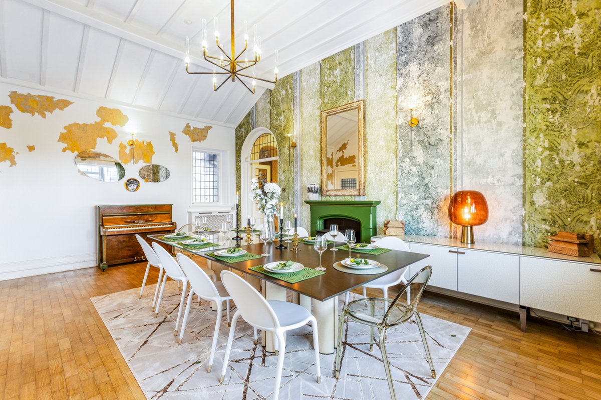 The Cool Californian Chic transformation of one of Torquays Iconic buildings.  
Vane Tower  (sleeps 12) Includes Hot Tub and beautiful views over the bay. 

ow.ly/AbVO50SkiEJ

 #CalifornianChic #VaneTower #LuxuryGetaway #IconicBuildings #freshescapes