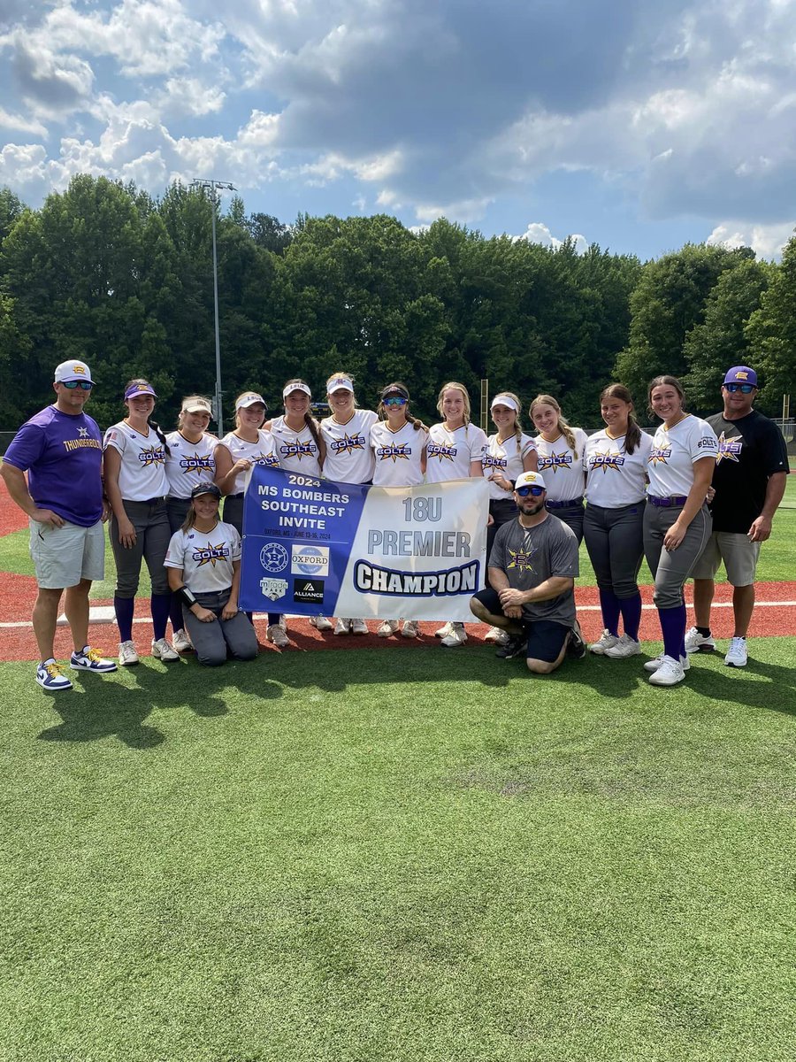 #BoltsBOOM in Oxford. After a slow start these ladies caught fire going 5-0 in bracket and outscoring some outstanding competition 37-7.  Offense was 🔥, Pitching was 🎯 and Defense was 🔒⬇️ #DamageDone 
Next up the Capitol Summer Showcase in Zachary, LA
