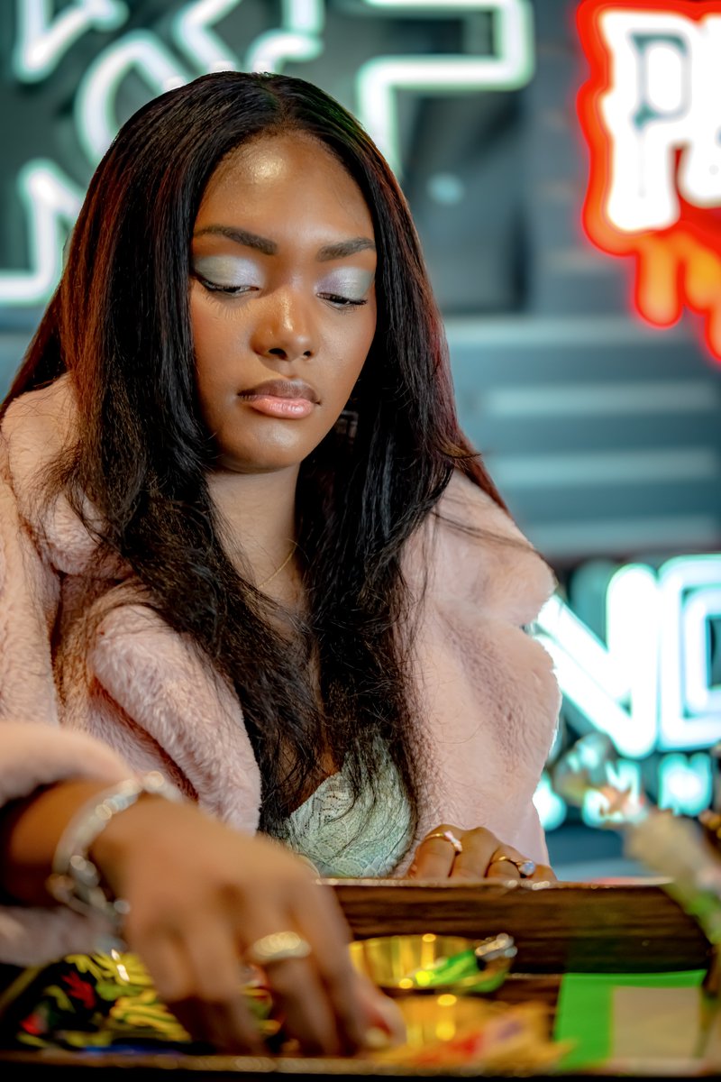 It's Midweek, and our lounge is calling! Swing by our lounge to discover your perfect stash! 🌿
. 
. 
. 
#SkyHighLv #Dtlv #Vegas #Nuwu