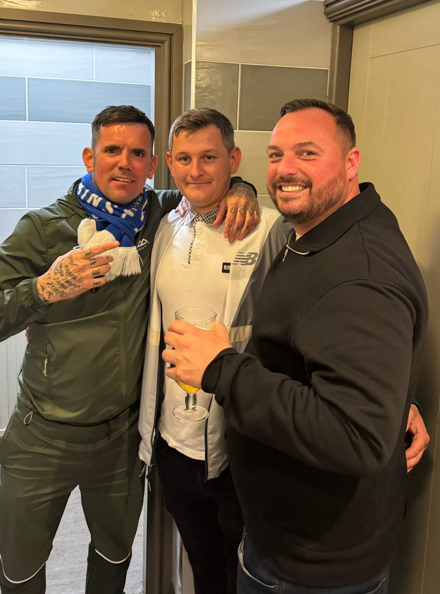 Darren Broomhead tweet media