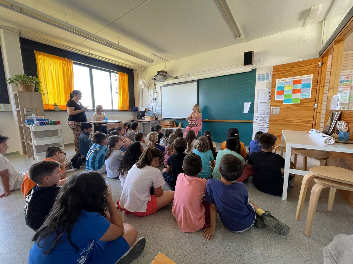 Visita de l’associació Animalistes Masquefa! Els nostres cooperativistes de 4t han destinat un 20% dels seus beneficis a aquesta Associació @AjMasquefa <a href="/ConsellAnoia/">Consell Comarcal de l’Anoia</a> <a href="/educadiba/">Educació Diputació</a>  #CUEME