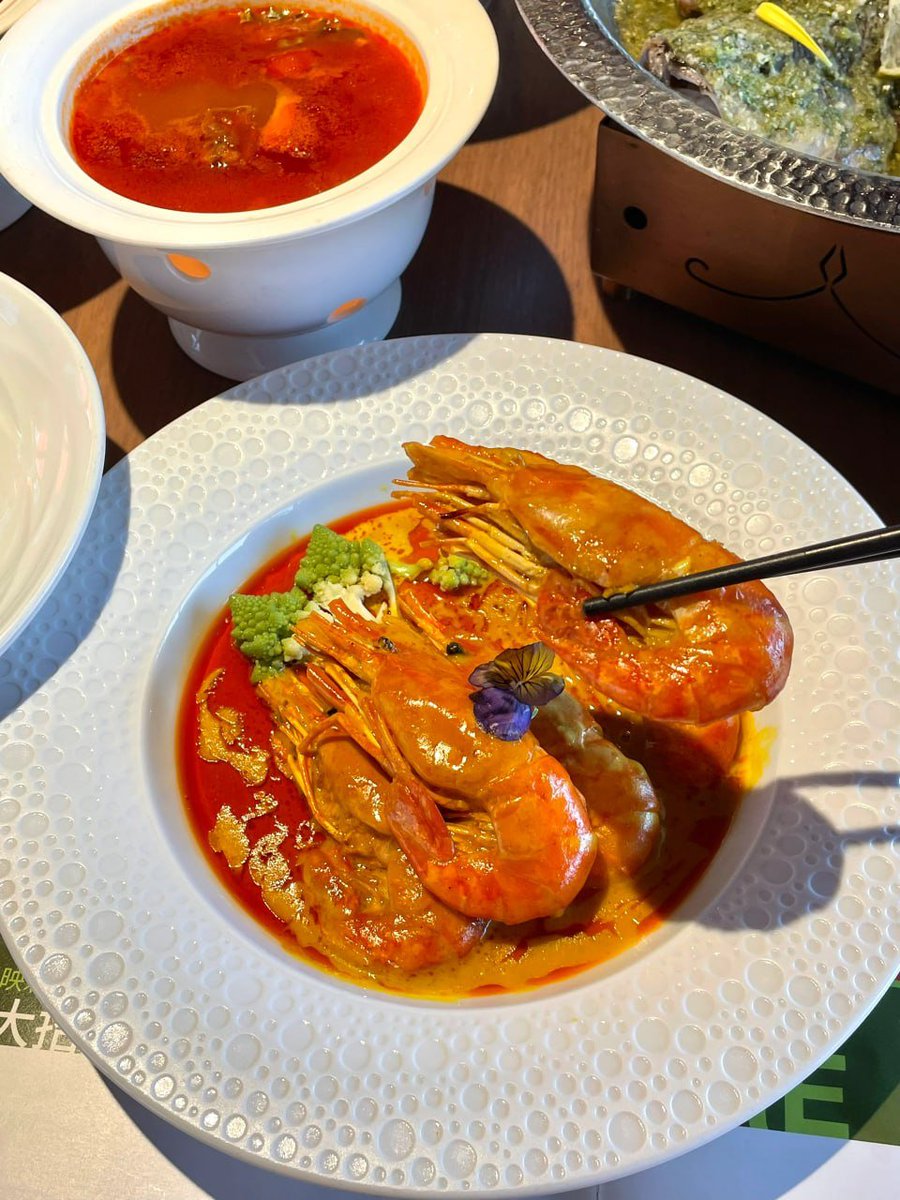 HopeMooreyy's tweet image. The restaurant here has a great atmosphere