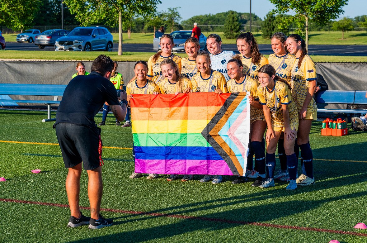 USLWLeague's tweet image. 🫶 @riverlightfc is #ProudToBe ❤️🧡💛💚💙💜