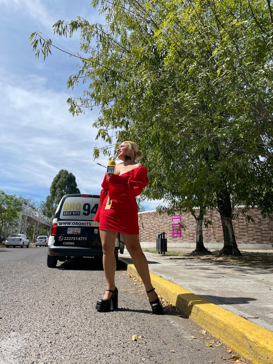 goldengirl949's tweet photo. Vamos con toda la actitud!
#PrimeraParada de la #Ruta949 🎶🎁✨📻 🎙️😎🔴🚘
Lateral del periférico, antes del Hospital General de San Andrés Cholula
Corre, ven por tu sticker, tu foto y gana🍎💋
#music #orohits #Radio #LaChicaDorada #LaChicaDeOro #Promociones #Ganadores #fypシ゚ https://t.co/Ak46i2CKSy