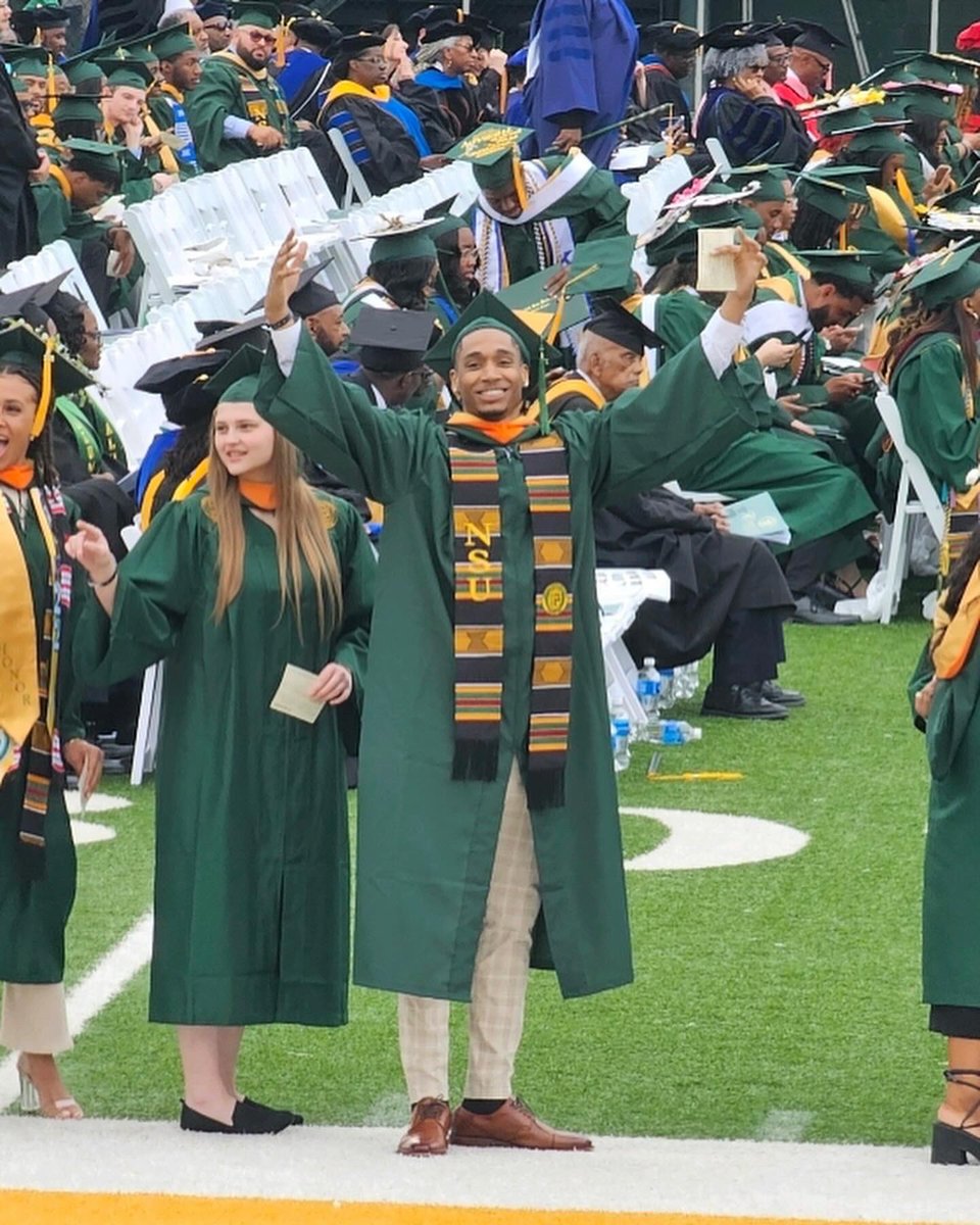 10k_ronn's tweet photo. Went from flunking in high school to College Graduate 🎓🏁

B.S. Construction Management Engineering &amp; Technology. 

NSU Alum🔰 https://t.co/2RlH9VosBu