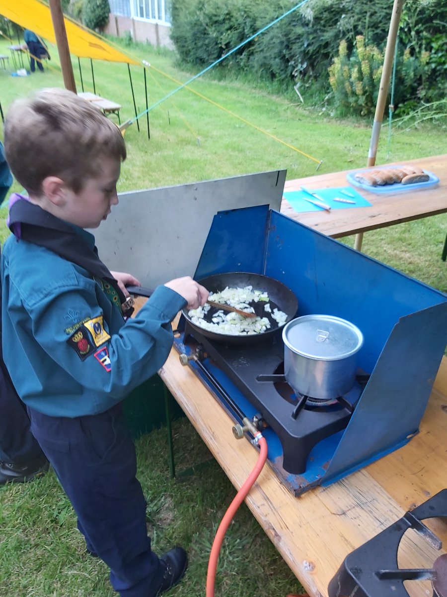 #70thPortsmouth #Scout This week the scouts learned what is needed in a camp kitchen by putting up a fully equipped diningshelter, the hot dogs were just a bonus. <a href="/PortsmouthScout/">Portsmouth Scouts</a> <a href="/HampshireScouts/">Hampshire Scouts</a> #Skillsforlife #outdoorcooking