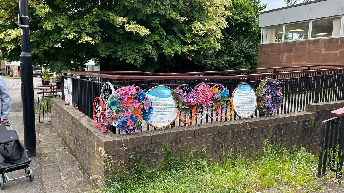 Thank you to <a href="/warkslibraries/">Warwickshire Libraries</a> Mobile staff for volunteering to give up your Sunday to support Kenilworth clean air day. Looks like you had a very successful day  Libraries are the original recycling centres.