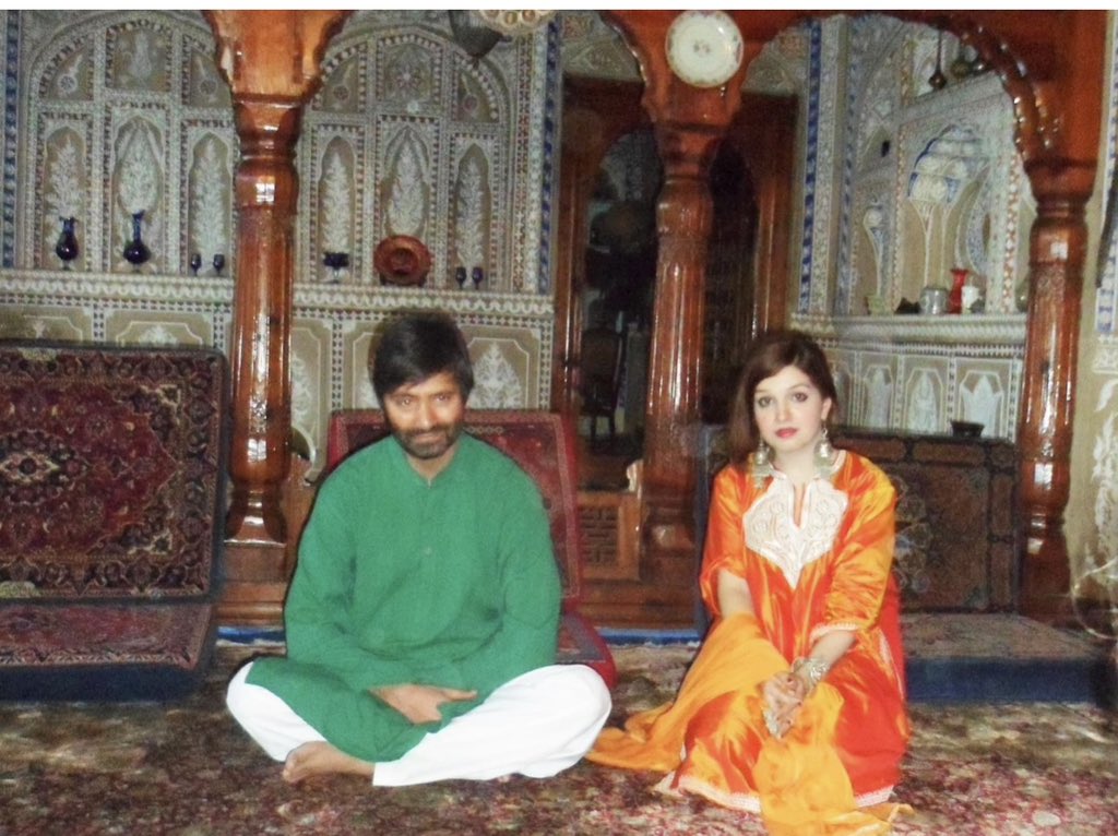 MushaalMullick's tweet photo. We miss you Yasin …. 20 Eid’s without you by our side 😢😢😢 Allah Protect you and May unite all divided Kashmiri and Palestinian Families #EidWithoutFamily #IIOJK #KashmiriLivesMatter #ReleaseKashmiriPoliticalPrisoners #PalestineLivesMatter #SaveHumanity #EidUlAdha 😭🕋🤲 https://t.co/BbUtlXec3c