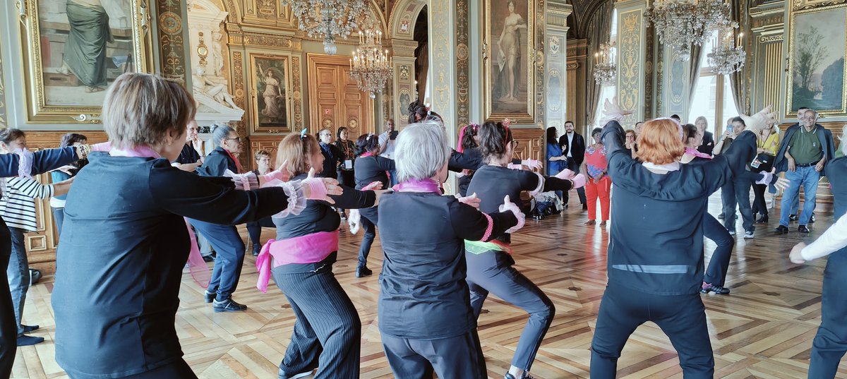 Grand succès au Forum Retraite organisé ce jour avec #LAssuranceRetraiteIDF dans les salons de l’Hôtel de Ville de Paris ! Plus de 2.000 retraités parisiens sont venus s’informer pour #BienVieillir chez soi #Retraite #BienVieillir