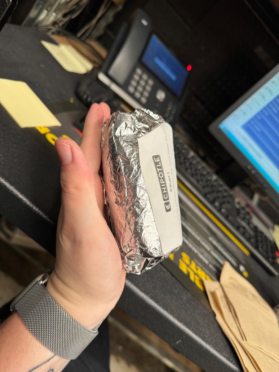 Ethan_ToGo's tweet photo. @ChipotleTweets coming in with the smaller portion sizes https://t.co/tr01W1jzZy