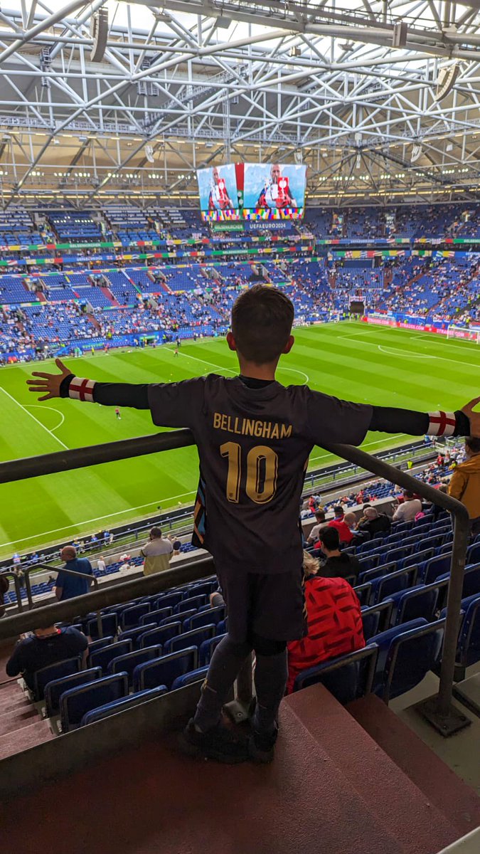 Robyn Kennerdale (Deegan) (@r_deegsxx) on Twitter photo 