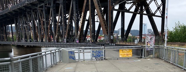Lower deck of Steel bridge has been closed for a week, and closure warning light on east end of bridge isn't working.  Any news <a href="/MultCoBridges/">MultCo Bridges</a> <a href="/PBOTinfo/">Portland Bureau of Transportation</a> <a href="/BikePortland/">BikePortland</a> ?