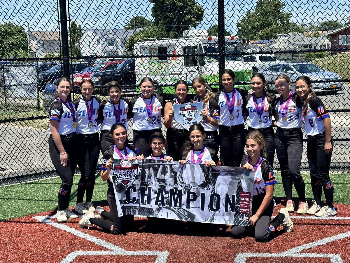 nvandernoth2028's tweet photo. This weekend my team went 5-0 and won the 16u Island Fastpitch Father’s Day Faceoff as a 14u team. I batted .500 and went 7 for 14 with a triple and 4 RBIs. I pitched 14 innings, had 27 ks, and allowed 3 walks, 3 hits, and 2 earned runs with a 1.00 era. Power 24 tournament next! https://t.co/YfNCACsyQB