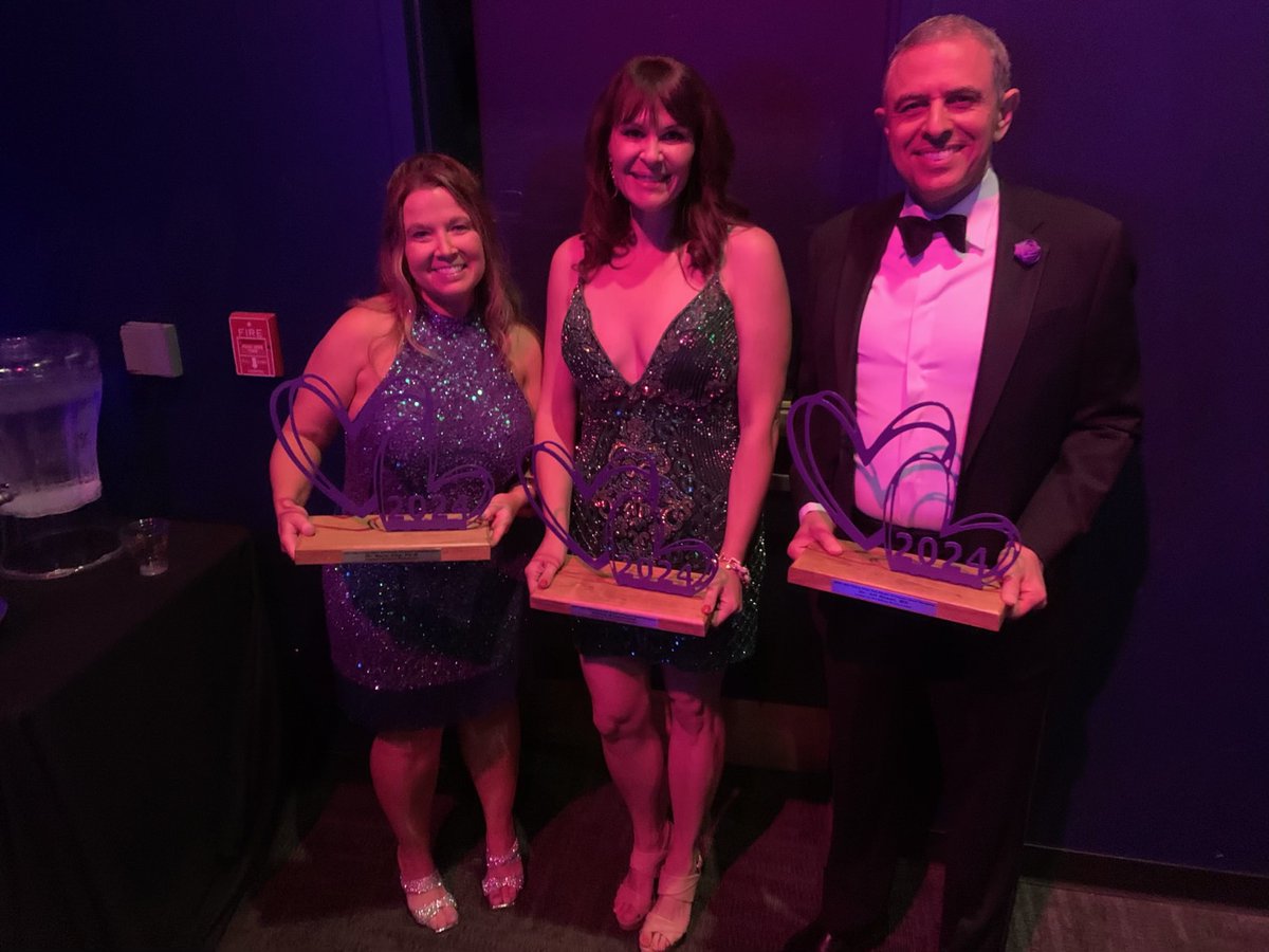 WVURNI's tweet photo. Congratulations to our own @DoctorAliRezai for being recognized as a Person of Impact at this year’s Ohio Valley Brain Ball, benefitting the @alzassociation. 👏 

Dr. Rezai also gave an inspiring keynote speech on #Alzheimers research and recognizing the RNI team. https://t.co/ozxr5glFIt