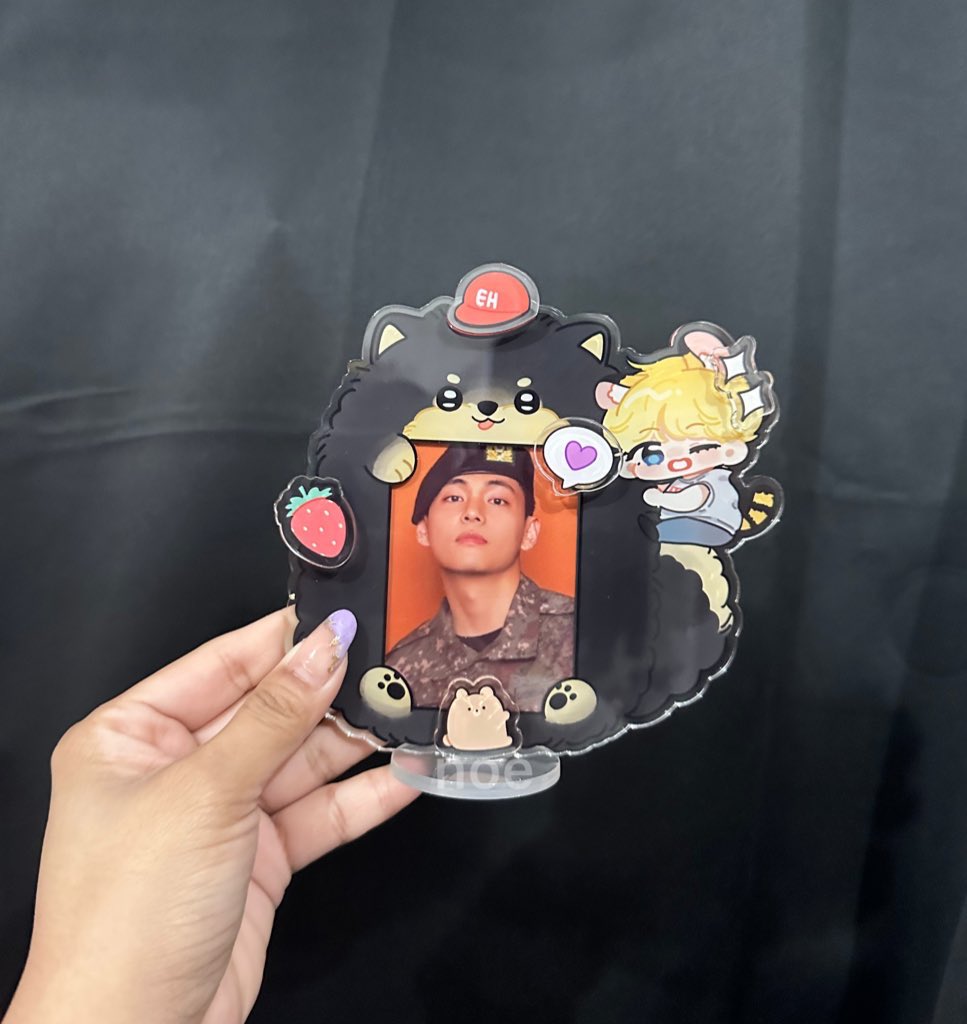 box from china is finally here 💜 sort ko lang guys then dm ko kayo re: shipping!

All yeontan pc holder will get free taehyung military pc. Thank you po! 

#NoePasabuys_Update