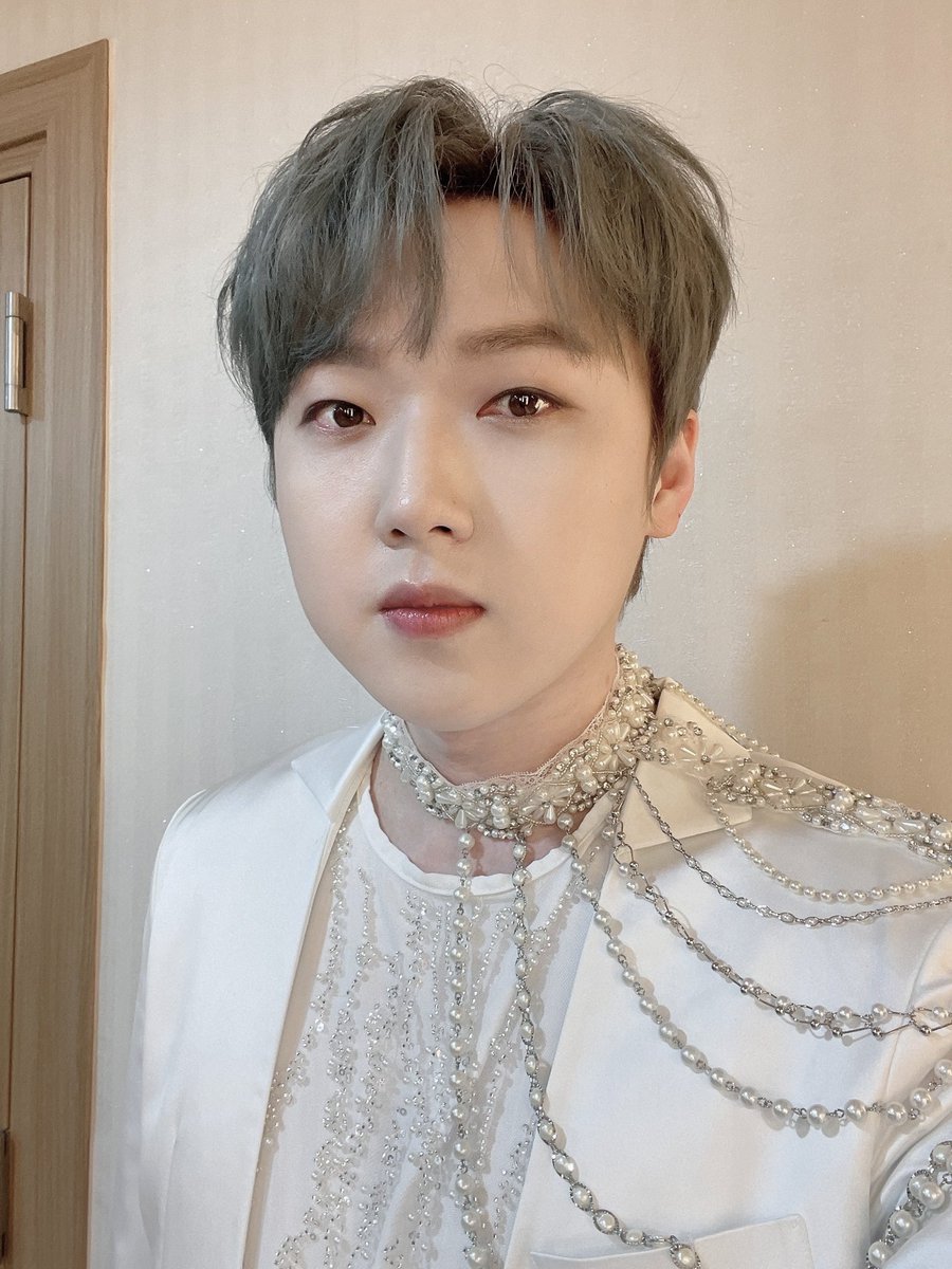 ForestellaM's tweet photo. #UnDรญaComoHoy pero en 2022
Forestella estaba en Busan en su gira de 'The Beggining World Tree'
#ํฌ๋ ์คํ
๋ผ #Forestella #BaeDoohoon #KoWoorim #KangHyungho #ChoMingyu #quartet #soopbyeols #koreanidol #music #bias
#TheBeginning_WorldTree
https://t.co/xUvAkaTneY https://t.co/TjIt6Fzgne